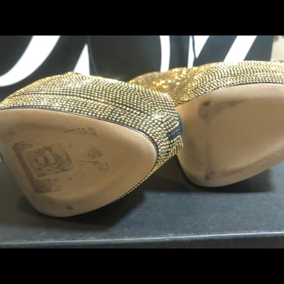 Giuseppe Zanotti Women Gold Pumps - Picture 6 of 8
